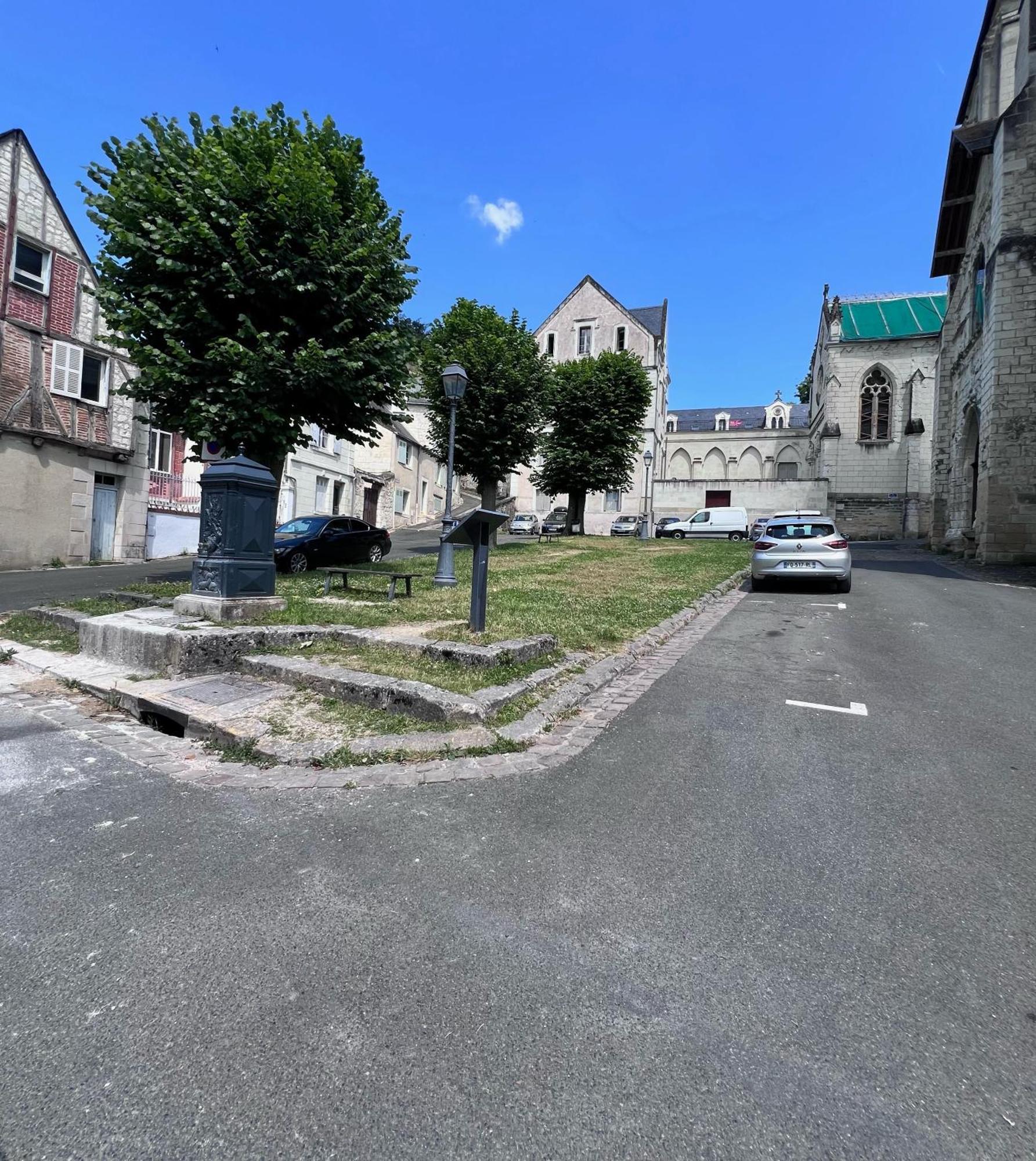 Le Rabelais, Superbe Appartement En Duplex, Proche Forteresse Et Monument Historique Σινόν Εξωτερικό φωτογραφία